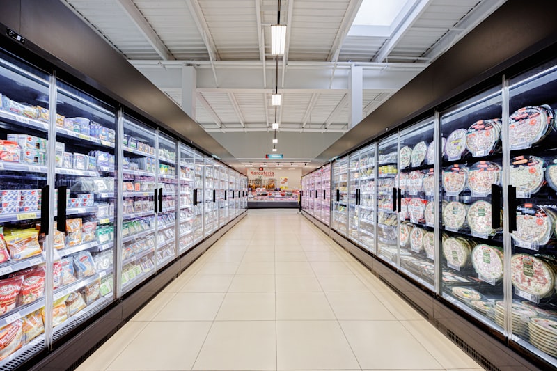 Supermarket aisle - social proof drives consumer purchasing behavior